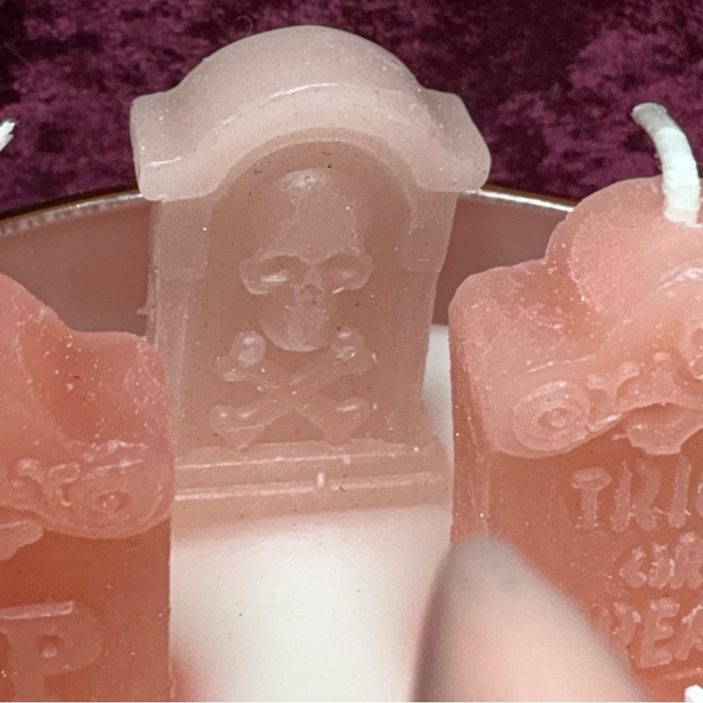 Cupcakes & Cashmere Pastel Pink Halloween Ghost Daisy Grave Stone 3 Wick Candle - Picture 8 of 12